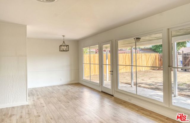 7926 Lasaine Avenue photo 5