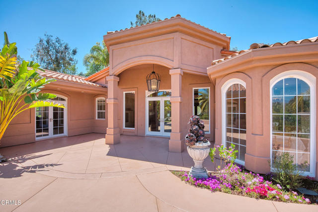 1690 Calle Tierra Vista, Camarillo CA: https://media.crmls.org/mediaz/f1d6b5f6-0e0a-4c73-b492-d47ebf0beea3.jpg