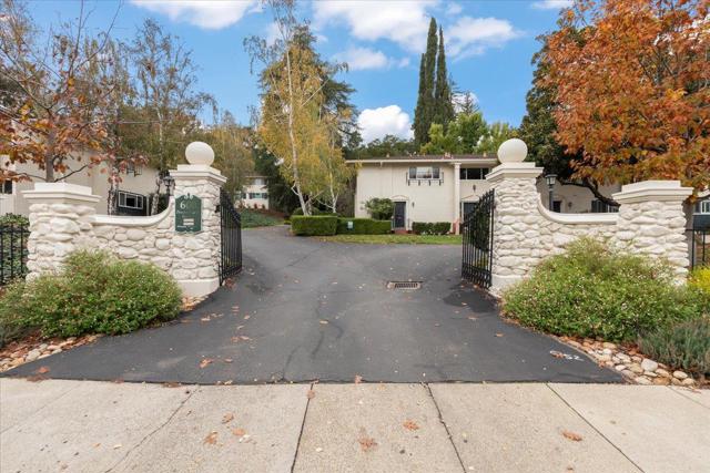 600 Pennsylvania Avenue, Los Gatos CA: https://media.crmls.org/mediaz/f1d6d2de-1093-4bb6-b05d-751a9f4b643e.jpg