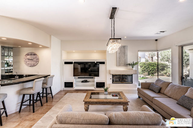 55586 Southern, La Quinta CA: https://media.crmls.org/mediaz/f1d6d70a-c4b1-4dec-9b90-cd172e394b0d.jpg