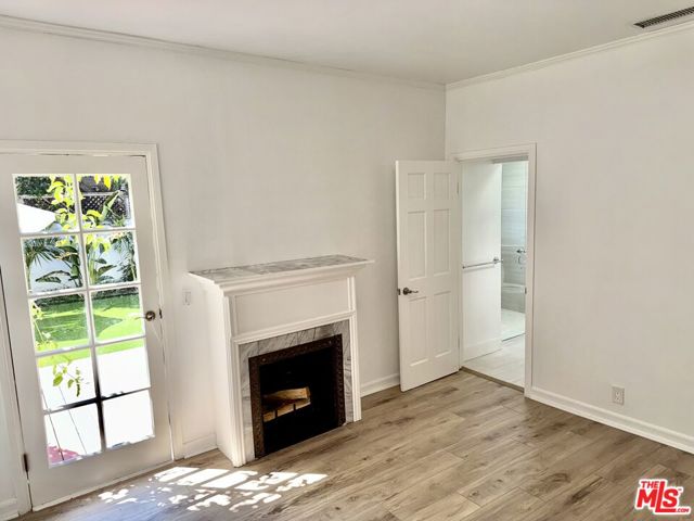 641 N Martel Avenue, Los Angeles CA: https://media.crmls.org/mediaz/f1d7c01e-7412-45e1-be2e-e2f6dce42457.jpg