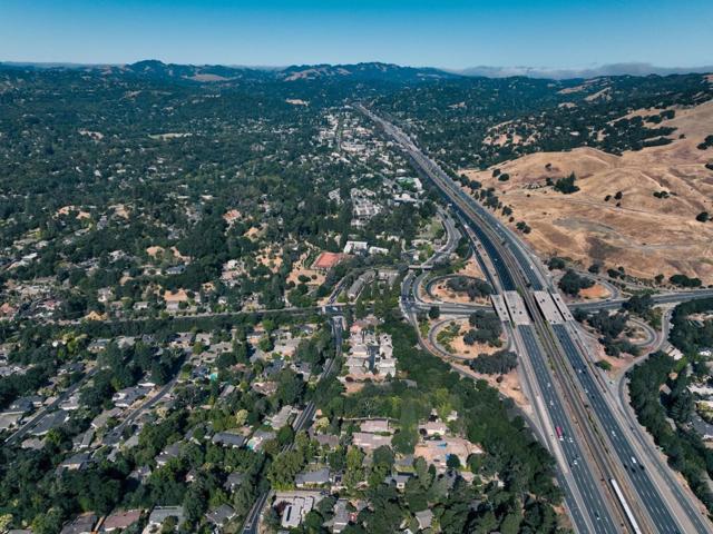 3101 Old Tunnel Road, Lafayette CA: https://media.crmls.org/mediaz/f1d86a69-2753-4816-845b-8ef9098f1ab7.jpg