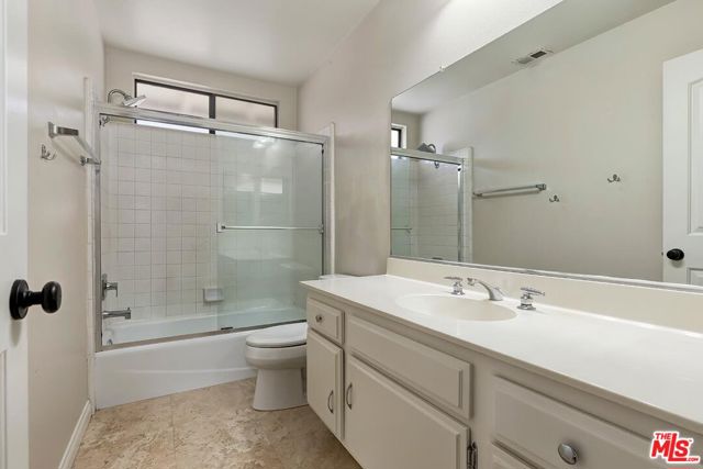 26816 Cactus Trail, Agoura Hills CA: https://media.crmls.org/mediaz/f1d89c4a-e311-4c65-92ab-221722ea4aa9.jpg