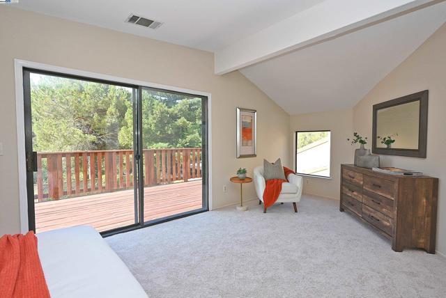 28111 Ziele Creek Dr, Hayward CA: https://media.crmls.org/mediaz/f1d8efb0-5aba-4d6f-8098-5d2bdef20033.jpg