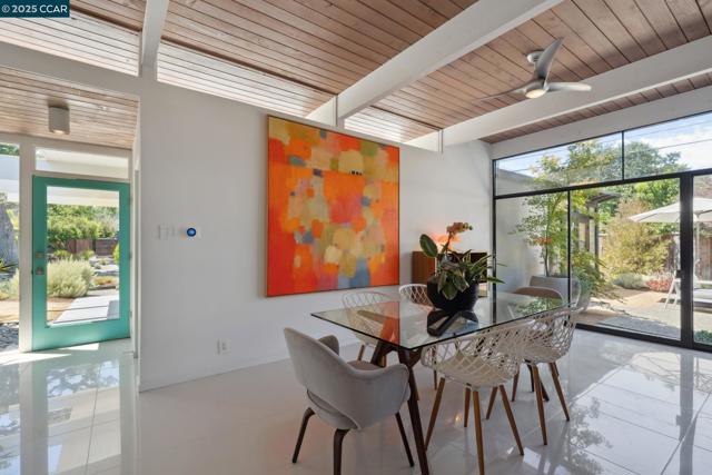 206 Santa Fe Dr, Walnut Creek CA: https://media.crmls.org/mediaz/f1da7009-6359-43c2-a1a0-6a33ca5de459.jpg