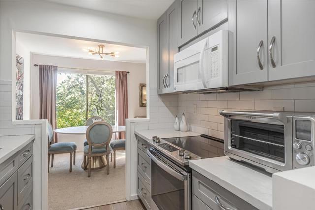 3334 Brittan Avenue, San Carlos CA: https://media.crmls.org/mediaz/f1da7014-9846-433d-bfa3-570bbc744cd9.jpg