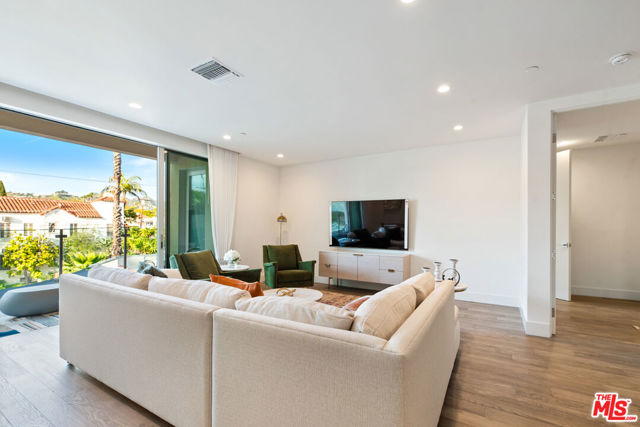 728 N Sweetzer Avenue, West Hollywood CA: https://media.crmls.org/mediaz/f1dc61ff-9a06-47c1-b34b-3041712c89bd.jpg