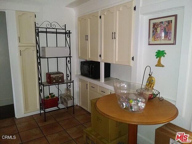 Detail Gallery Image 5 of 12 For 4120 4122 S Harvard Bld, Los Angeles,  CA 90062 - – Beds | – Baths
