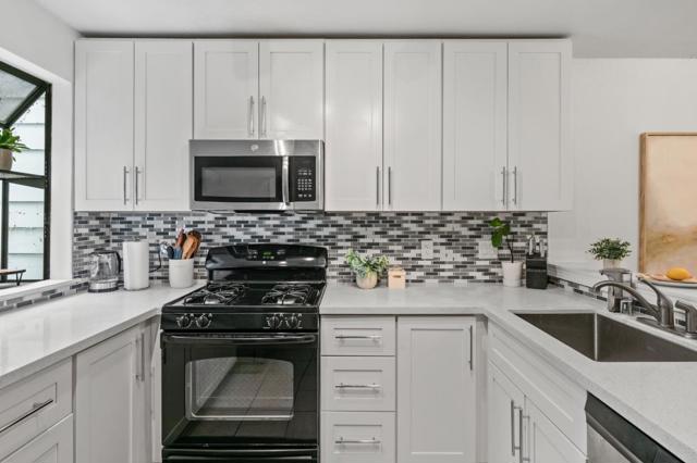37000 Meadowbrook, Fremont CA: https://media.crmls.org/mediaz/f1dcbd5b-dd24-4c83-9bb1-948d24ce7a05.jpg