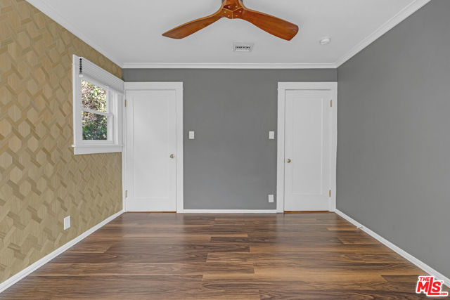 7024 De Longpre Avenue, Los Angeles CA: https://media.crmls.org/mediaz/f1dd2f46-5d3a-42af-8b19-f52dbe320d41.jpg