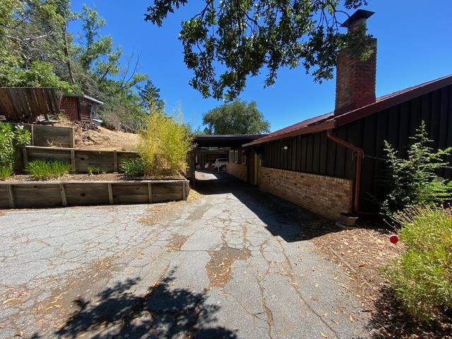 21460 Bear Creek Road, Los Gatos CA: https://media.crmls.org/mediaz/f1de153f-4a9d-4cb2-b2d4-b662f0d2a5e0.jpg