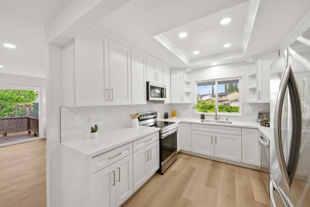 1493 Mallard Way, Sunnyvale CA: https://media.crmls.org/mediaz/f1deed05-8d1e-4321-8fe3-b92a02ef8e0f.jpg