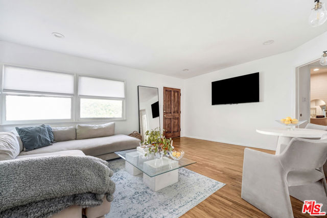 9930 Robbins Drive, Beverly Hills CA: https://media.crmls.org/mediaz/f1df0723-1793-4beb-9f83-8e5ae2cc36d0.jpg