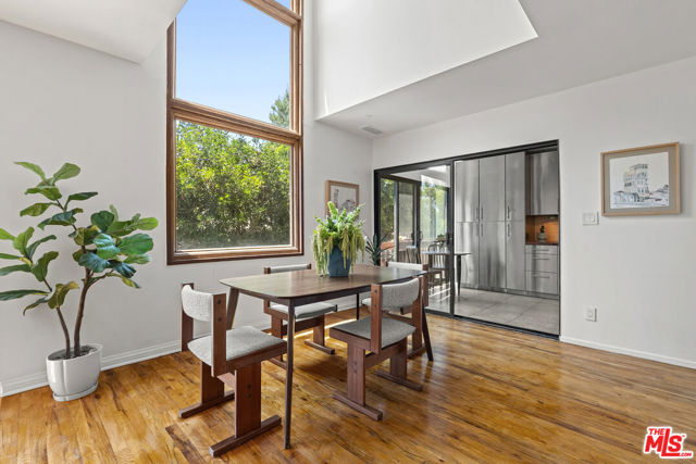 2174 Alcyona Drive, Los Angeles CA: https://media.crmls.org/mediaz/f1df6e19-1e80-4362-8617-d4f50b500cdb.jpg