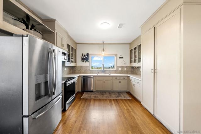 14027 Jamul Dr, Jamul CA: https://media.crmls.org/mediaz/f1df6e7c-9dcc-468f-80ce-40b7dba01222.jpg