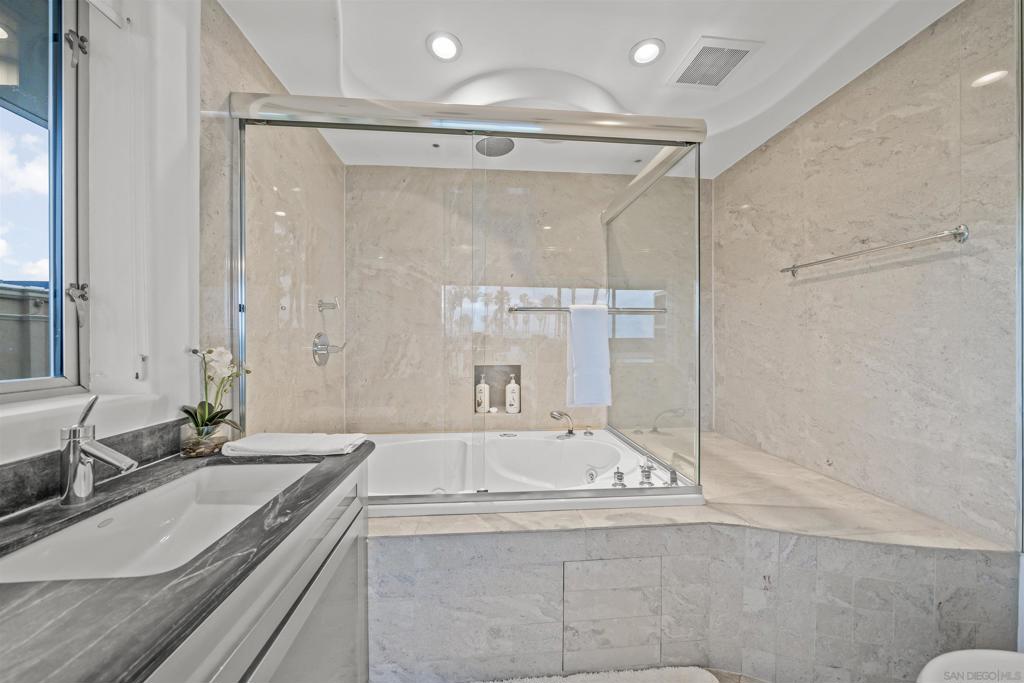 2999 Ocean Front Walk - photo 15