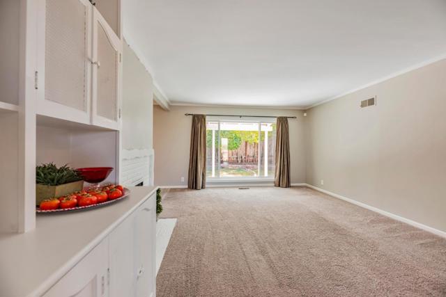 20 Queen Anne Court, Millbrae CA: https://media.crmls.org/mediaz/f1e08055-cb9a-4248-a6b0-546e6027e7e2.jpg