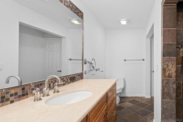 6937 Paseo Laredo, La Jolla CA: https://media.crmls.org/mediaz/f1e0a9d6-fb97-4a1d-bc95-b5fa9328c044.jpg
