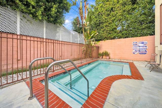 14819 Magnolia Boulevard, 7 photo 24