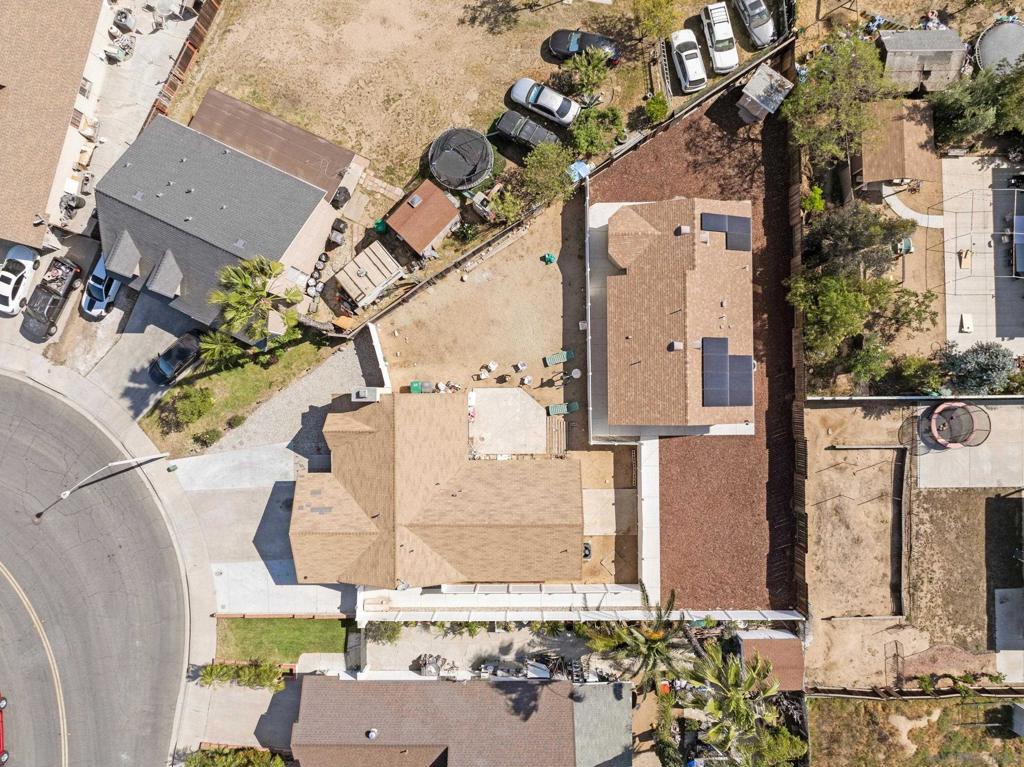 MLS #250024356SD img 2