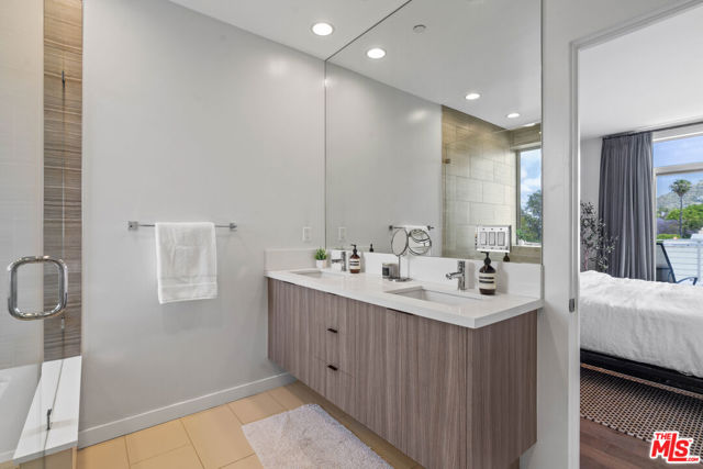 944 N Stanley Avenue, West Hollywood CA: https://media.crmls.org/mediaz/f1e1c45c-1886-40d8-9845-f728a7fd3e4b.jpg