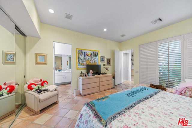 7 Churchill Lane, Rancho Mirage CA: https://media.crmls.org/mediaz/f1e21573-5de2-4fe1-9055-b594507d015e.jpg