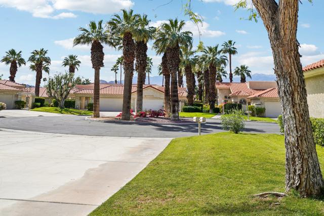 110 Celano Circle, Palm Desert CA: https://media.crmls.org/mediaz/f1e259ae-92ac-429e-a060-b5786e2efa69.jpg