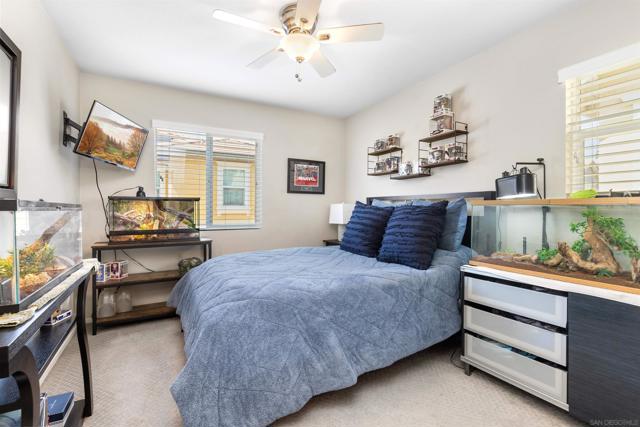 216 Oberlander Way, Fallbrook CA: https://media.crmls.org/mediaz/f1e34f9b-e1fd-4c4b-83ef-ce54416cf865.jpg