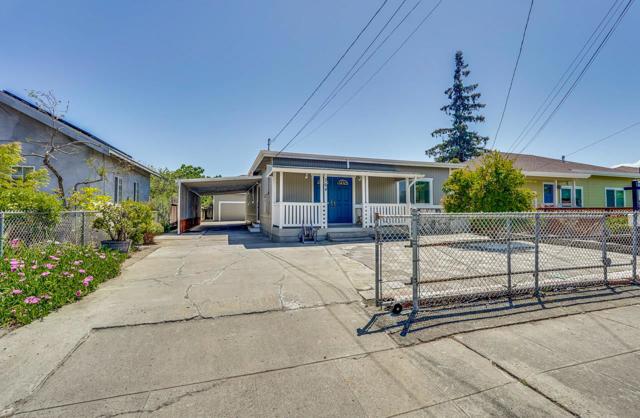 764 4th Avenue, Redwood City CA: https://media.crmls.org/mediaz/f1e376d3-0019-40e1-8f26-b7d2880cc8e8.jpg