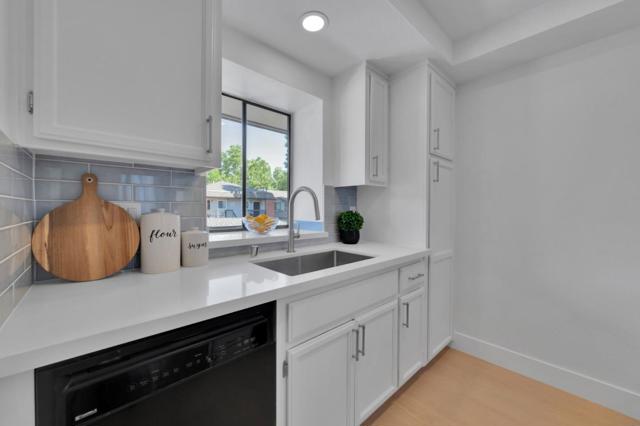 3226 Shadow Springs Place, San Jose CA: https://media.crmls.org/mediaz/f1e391d6-60a9-4f1a-ae88-2302a88470d6.jpg