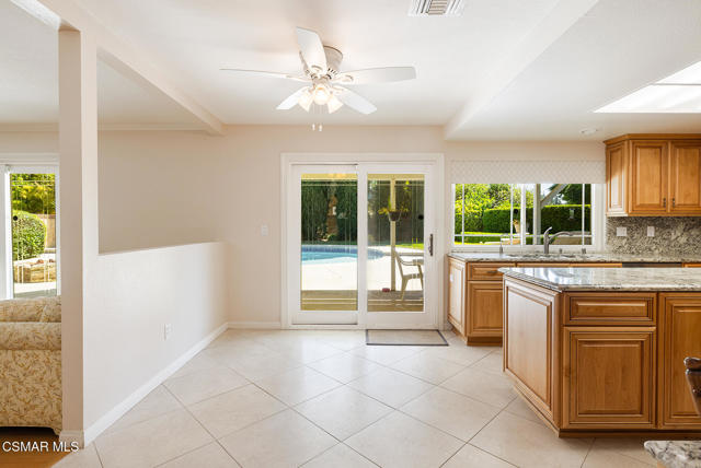 23300 Ingomar Street, Canoga Park CA: https://media.crmls.org/mediaz/f1e40bae-12d3-4d51-aee3-badd4c816806.jpg