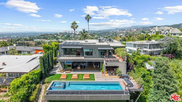 1030 Somera Road, Los Angeles CA: https://media.crmls.org/mediaz/f1e57489-4c04-40ed-9c7f-63f0f6a05acc.jpg