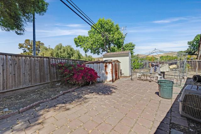 1549 Jupiter Way, Milpitas CA: https://media.crmls.org/mediaz/f1e57eb4-33c3-49d9-80bd-6f92e5f44724.jpg
