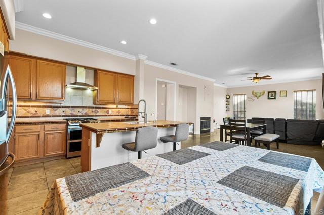 Detail Gallery Image 13 of 38 For 418 Corte Calypso, Chula Vista,  CA 91914 - 4 Beds | 2/1 Baths
