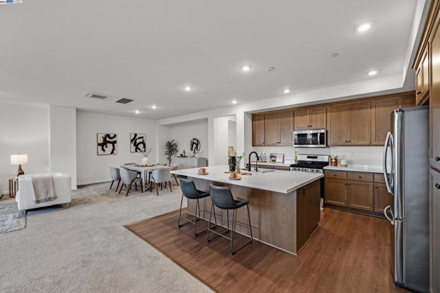 5394 Arnold Rd, Dublin CA: https://media.crmls.org/mediaz/f1e5a931-686f-4080-8d03-f84a55cd682c.jpg