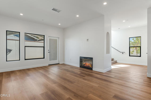 Detail Gallery Image 11 of 32 For 136 N Oakview Dr #101,  Thousand Oaks,  CA 91362 - 2 Beds | 2/1 Baths