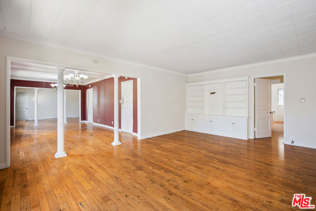 1323 N OLIVE Drive, West Hollywood CA: https://media.crmls.org/mediaz/f1e5cf77-22e3-47f7-9116-98957e6c6c40.jpg