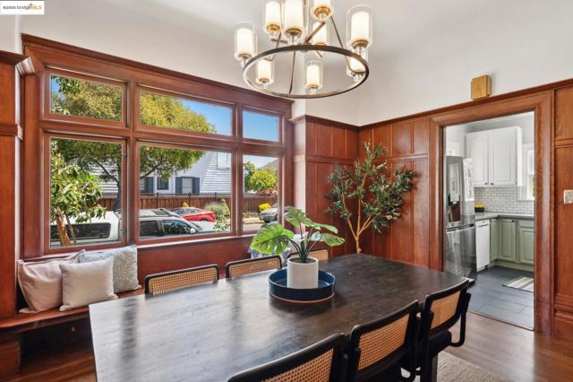 1042 Santa Clara Ave, Alameda CA: https://media.crmls.org/mediaz/f1e5ee73-5ce4-4b65-8671-40c9ef368726.jpg