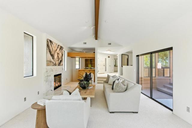 12391 Farr Ranch Court, Saratoga CA: https://media.crmls.org/mediaz/f1e658c4-c3fe-4446-948e-a11a0995a016.jpg