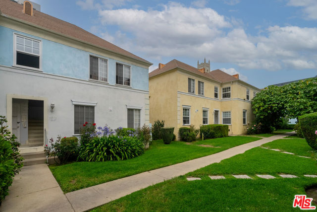 6773 Yucca Street, Los Angeles CA: https://media.crmls.org/mediaz/f1e6ae91-684c-46b4-8269-daa2dbb7c449.jpg