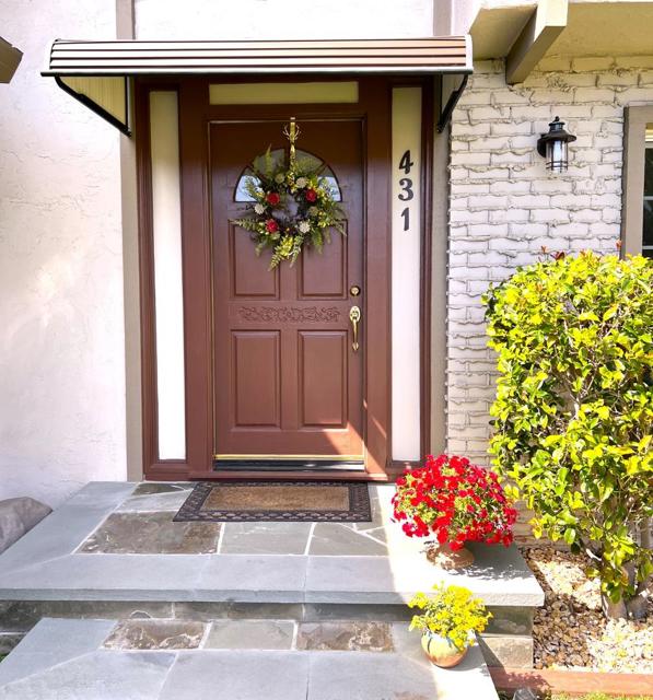 431 Liquidambar Way, Sunnyvale CA: https://media.crmls.org/mediaz/f1e6bbe2-937d-461a-a0fa-8755d3153803.jpg