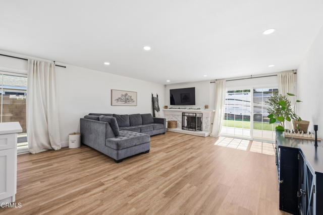 Detail Gallery Image 10 of 42 For 2104 Dunnigan St, Camarillo,  CA 93010 - 4 Beds | 2 Baths