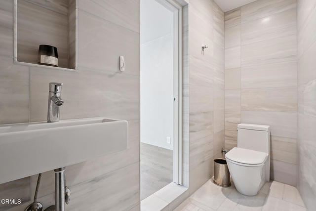 Detail Gallery Image 41 of 41 For 329 Westbourne Dr, West Hollywood,  CA 90048 - 2 Beds | 3 Baths