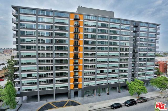 3460 W 7th Street, Los Angeles CA: https://media.crmls.org/mediaz/f1e713ab-a7d0-42f5-ba5e-1cc93c6eaad7.jpg