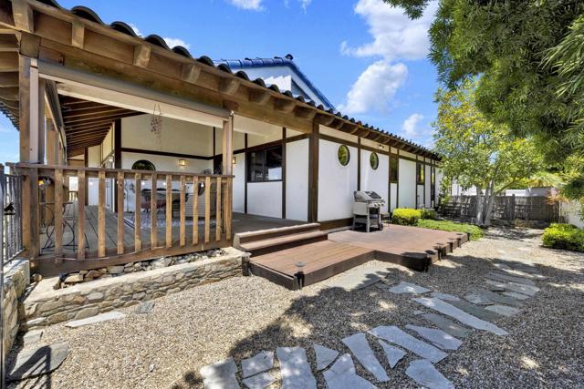 1310 Miracielo Court, San Marcos CA: https://media.crmls.org/mediaz/f1e71ccb-5e5b-46ce-9749-a2943bcd20a7.jpg