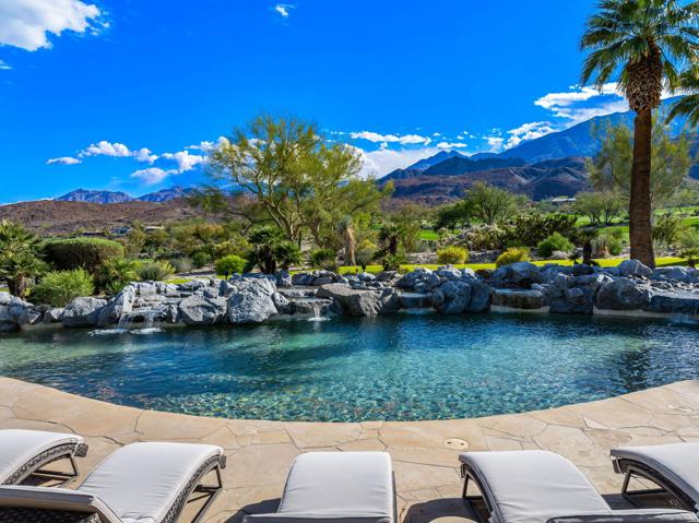 79235 Tom Fazio N Lane, La Quinta CA: https://media.crmls.org/mediaz/f1e88253-4f91-42b5-ab2b-77fcecd6b033.jpg