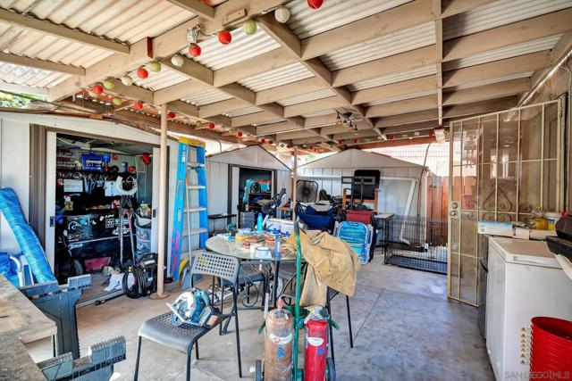 12004 06 Winter Gardens Dr, Lakeside CA: https://media.crmls.org/mediaz/f1e8b692-f7fd-4c00-bb12-383d2ca3ea15.jpg