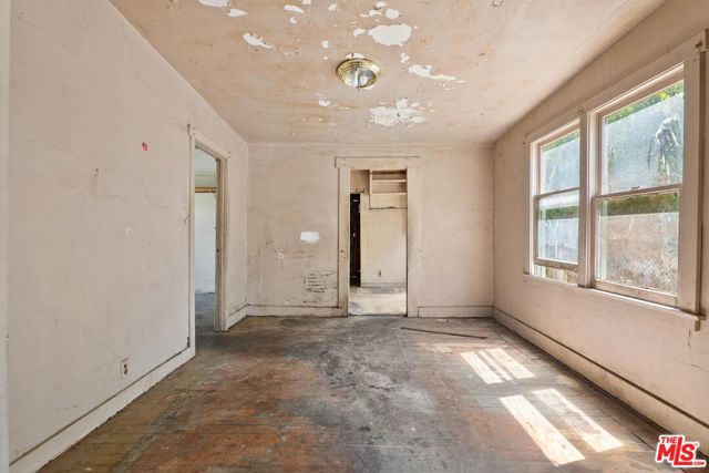 1925 19th Street, Santa Monica CA: https://media.crmls.org/mediaz/f1e8ceb0-df28-4504-b5f0-966bb9611441.jpg