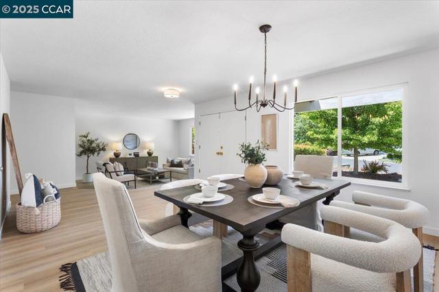 115 Saint Jean Ct, Danville CA: https://media.crmls.org/mediaz/f1e9aa6e-539f-4e7d-adb6-91405cdcff38.jpg