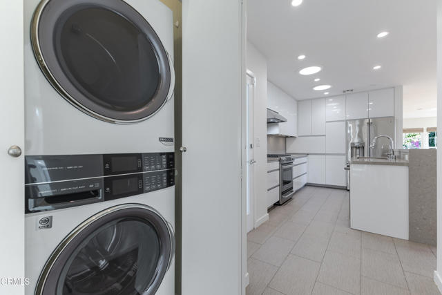 Detail Gallery Image 12 of 25 For 4531 El Camino Corto, La Canada Flintridge,  CA 91011 - 3 Beds | 2/1 Baths